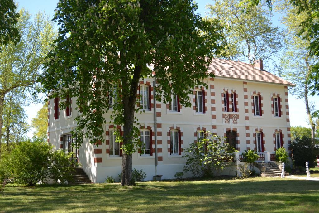 Les Chambres D'Hotes Du Domaine De Lugazaut Vielle-Soubiran エクステリア 写真
